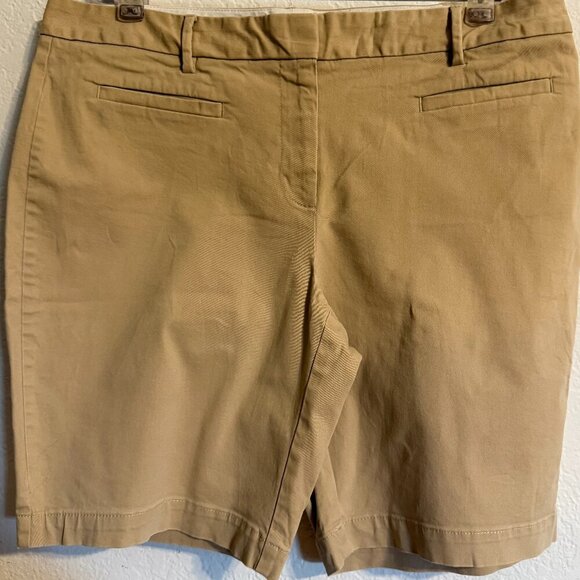 LANDS' END Beige Chino Shorts Size 12P Mid Rise 98% Cotton 2% Spandex Coastal - Picture 1 of 4